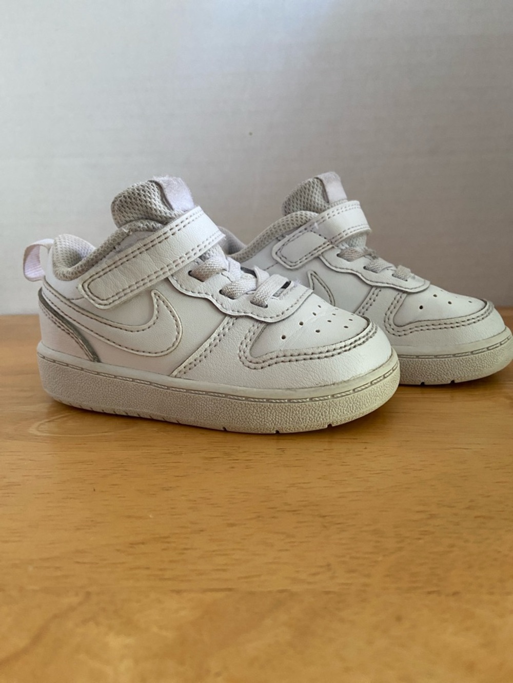 Nike Court Borough Kids White Crew Velcro Sneakers 6C